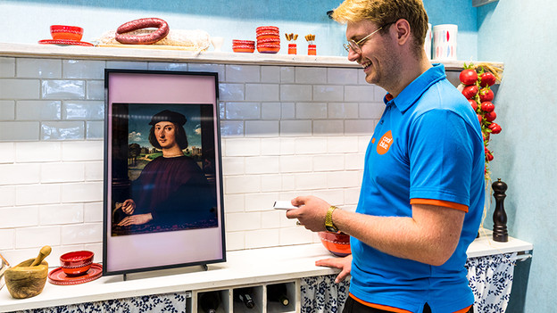 Vertical mode of the Samsung The Frame 32LS03T