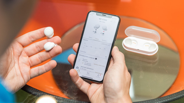 Sony WF-C500: Sony Headphones Connect app