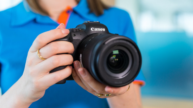 Canon EOS R6: fast camera to capture activity moments