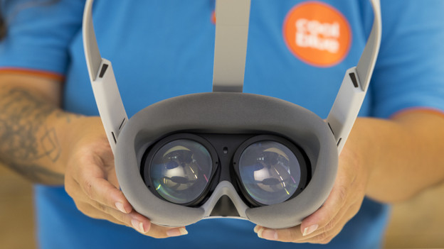 How do you sharpen the image of your Pico 4?