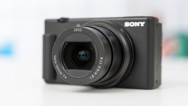 ZV-1 II: 18-50mm lens