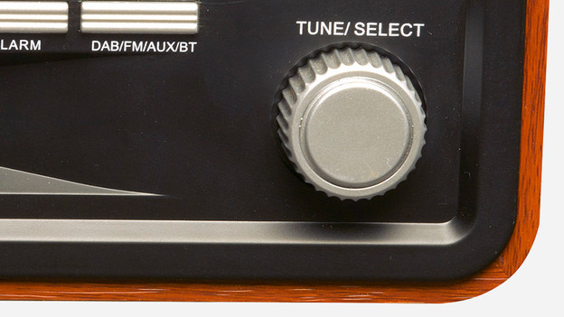 Tune button radio