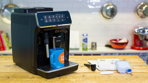 Preparing the Philips 3200 EP3221/40 for use