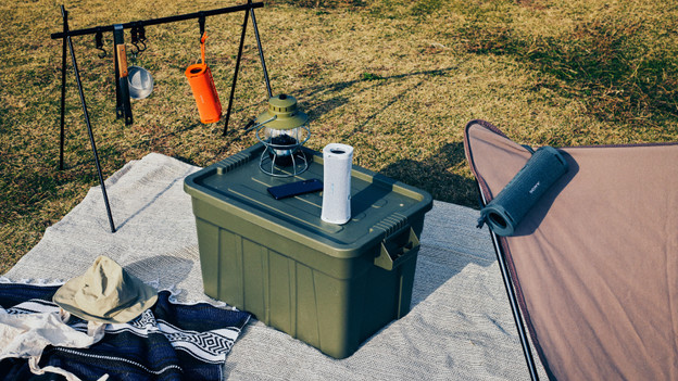 Sony ULT Field 1 in Orange, Grün und Weiß