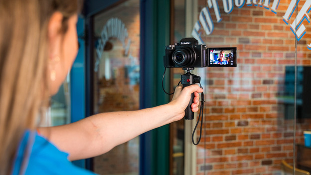 Compare Panasonic mirrorless cameras