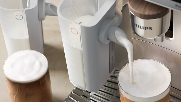 Koffiespecialiteiten met warm en koud melkschuim