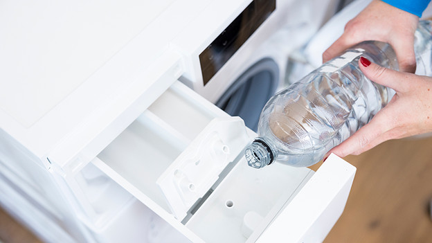 Cleaning with vinegar