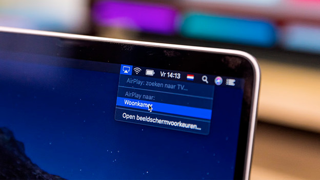 Je vindt het Airplay icoon rechtsboven in beeld.