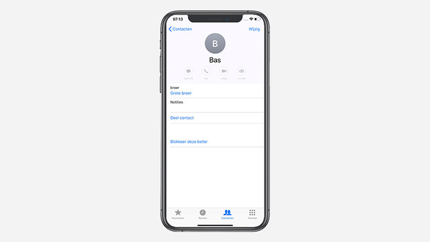 Siri family friends relationships