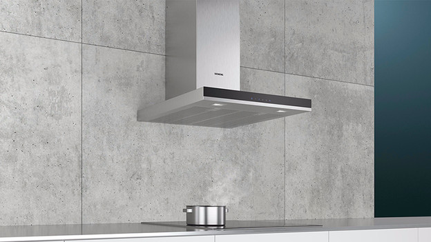 Flat wall-mounted range hood