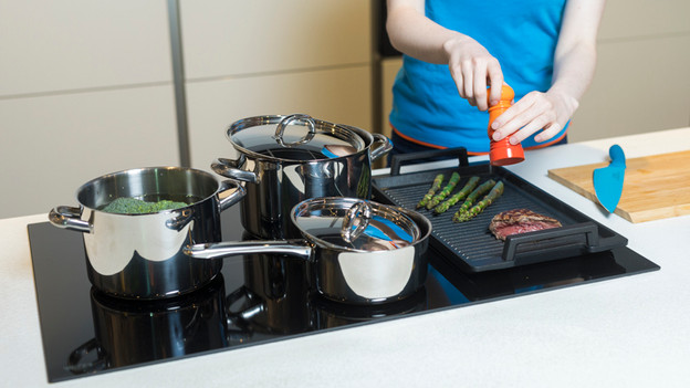 Wide cooktop with nice layout