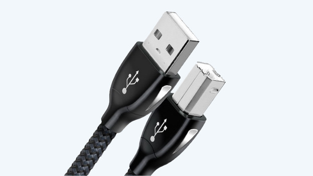 USB-A and USB-B cables