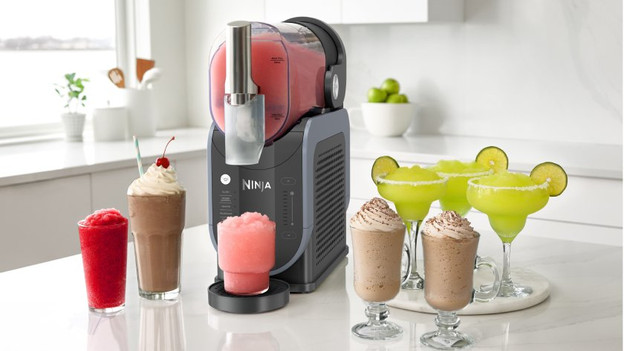 Ijsmachine met slushi, sorbets en frozen cocktails