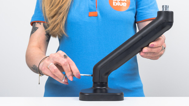 Installeer de zwenkarm