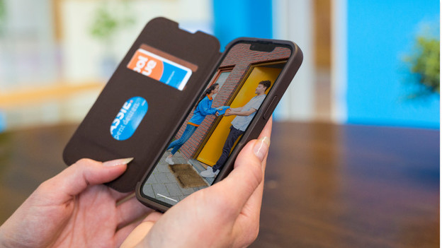 Case with very good fall protection