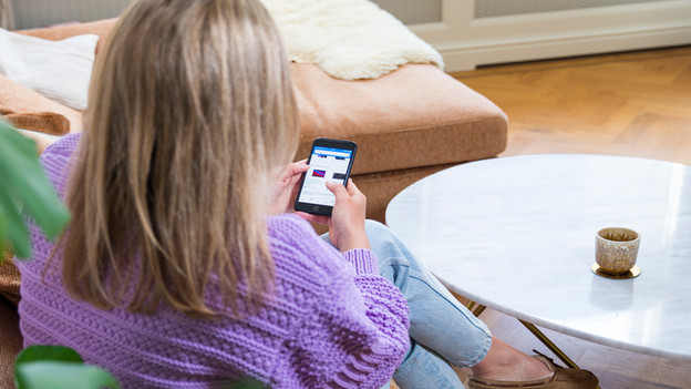 Coolblue website op een smartphone