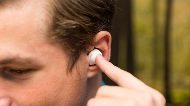 Sony WF-C500: fysieke knoppen