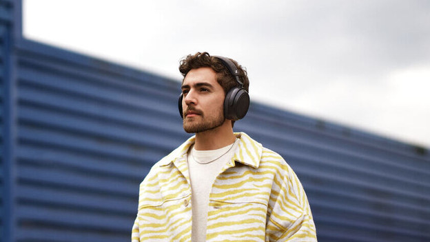 Sennheiser Momentum 4: 60 hours