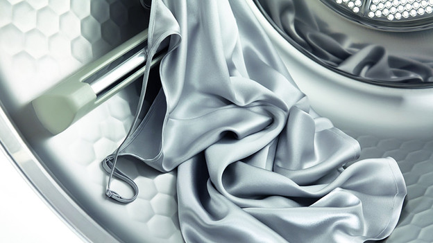 8kg load capacity: pre-ironing only