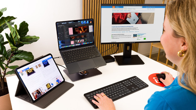 MacBook Air M4 multitasking