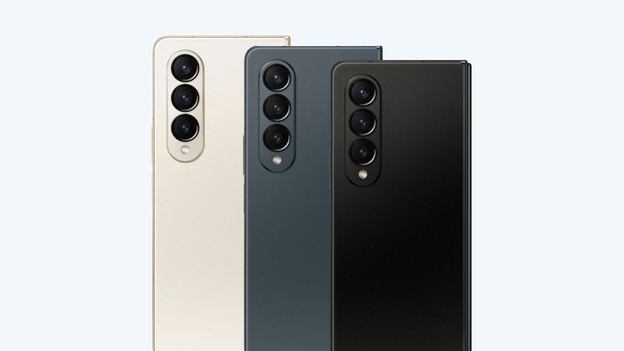 Fold 4: 4400mAh, charge on 25W