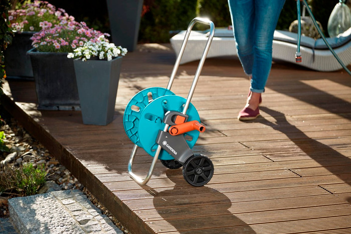Gardena Liano Xtreme 15m CleverRoll  S Classic Broespakket product in gebruik