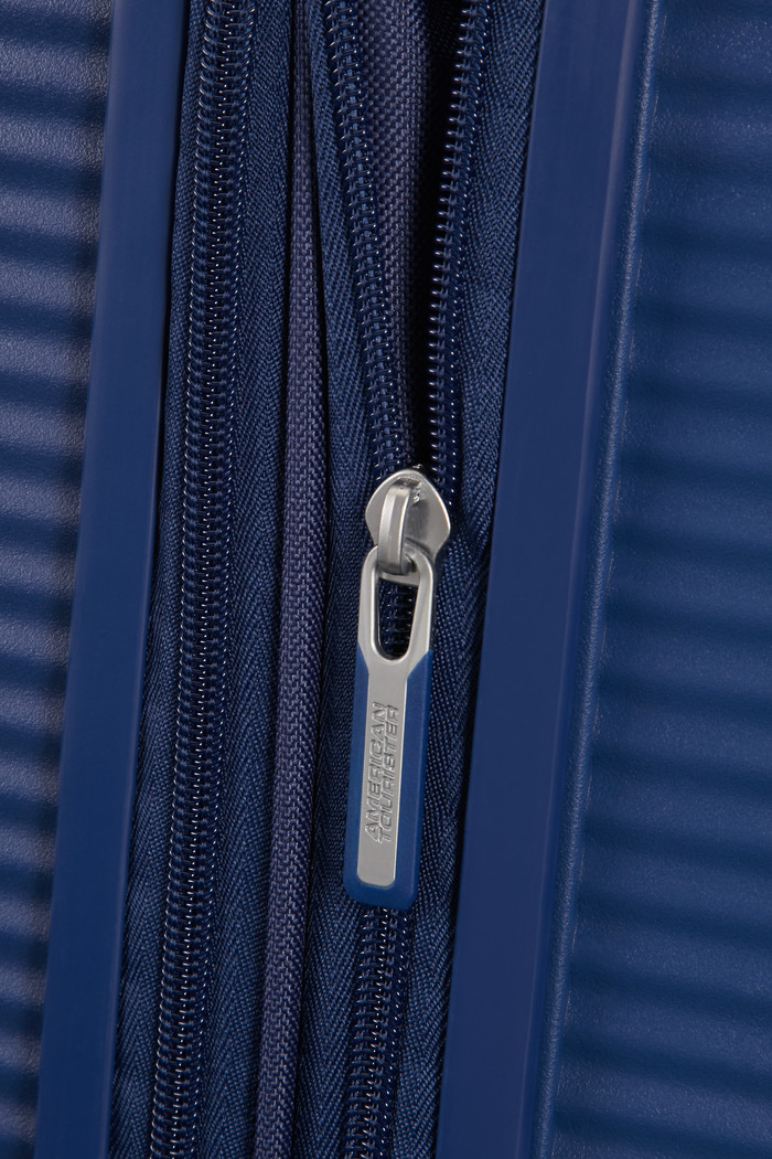American Tourister Soundbox Expandable Spinner 77cm Midnight Navy detail