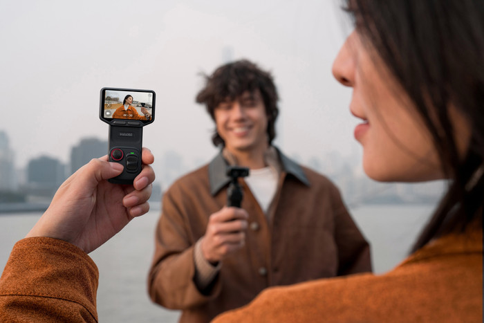 Insta360 Luna Ultra Creator Bundle Zwart product in gebruik