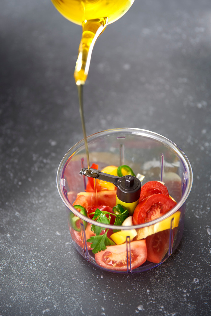 Tefal Ingenio Food Chopper 900ml product in use