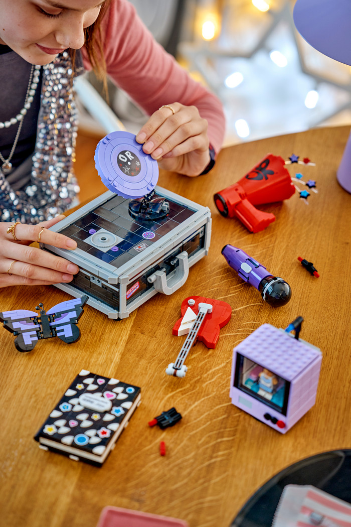LEGO Editions Olivia Rodrigo's Geheime Opbergplek 43030 detail
