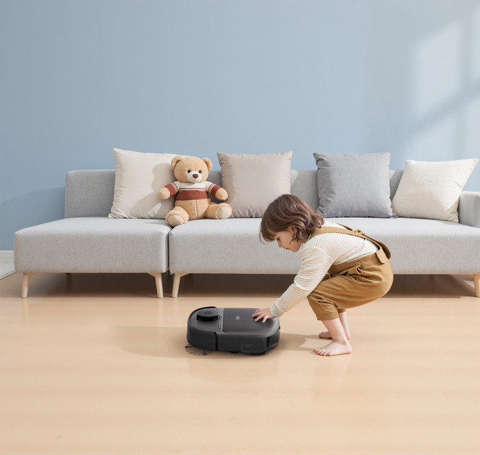 eufy Omni C28 product in use