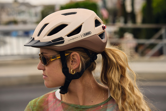 ABUS URBAN-I 4.0 ACE Goud L product in gebruik