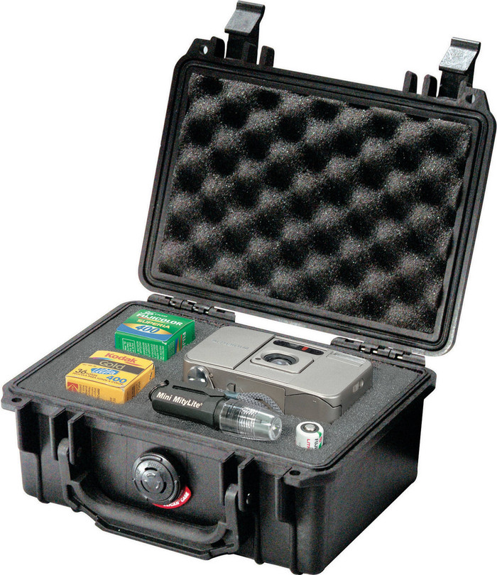 Pelicase 1120 black with Pick 'n Pluck Foam inside