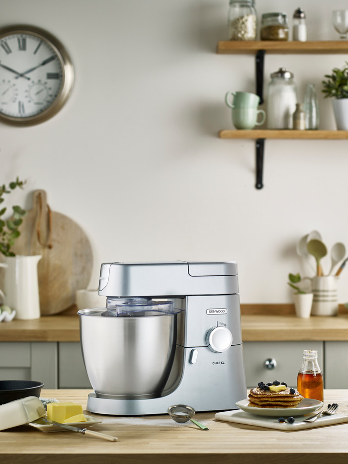 Kenwood Chef XL KVL4110 product in use