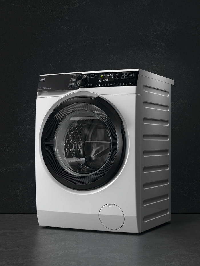 AEG LR7606AD4 ProSteam AutoDose right side