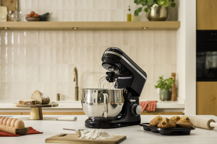 Pierre Patissier Stand Mixer SM5000 Black product in use