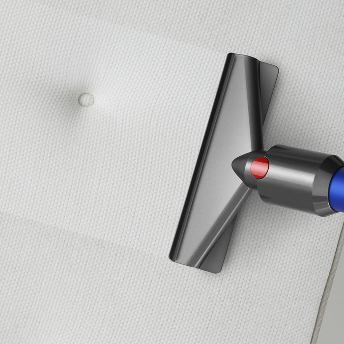 Dyson Whole Home Cleaning Kit Bigball product in gebruik