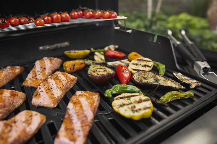 Weber Spirit E-310 Black product in use