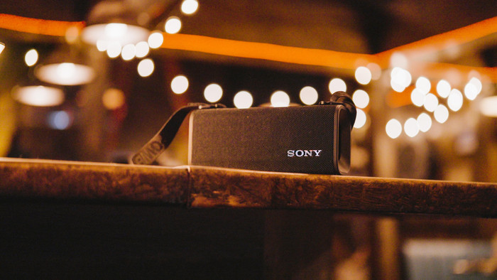 Sony ULT Field 3 Grijs product in gebruik