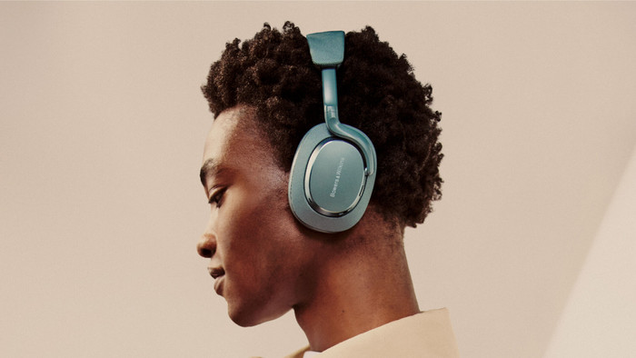 Bowers & Wilkins Px7 S3 Light Blue product in use
