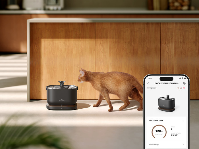 Petlibro Drinkfontein met App PLWF105 Zwart product in gebruik