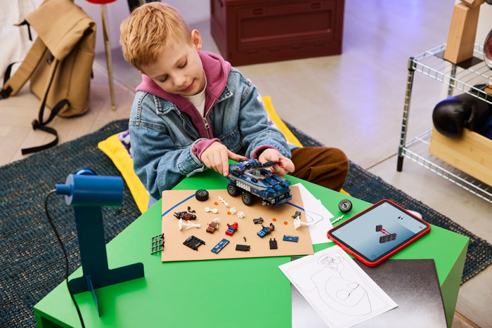 LEGO Marvel Spider-Man achtervolging van gevangenistransport 76349 product in gebruik