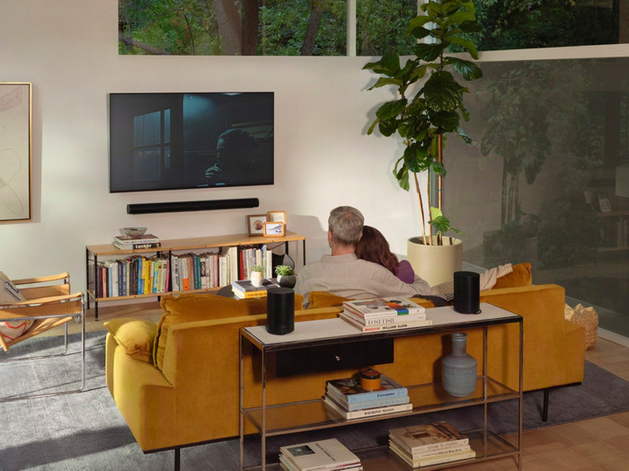 Sonos Era 100 SL Zwart product in gebruik