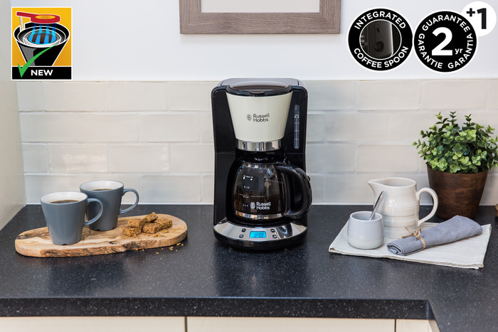 Russell Hobbs Colors Plus Cream product in use