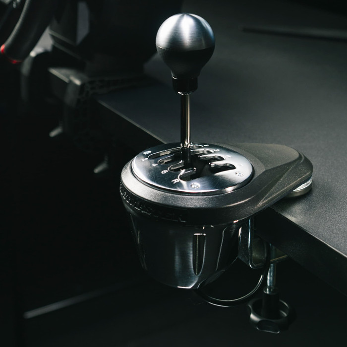 Thrustmaster T300 RS GT + TH8A Shifter product in gebruik