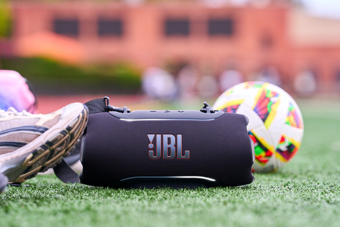 JBL Xtreme 5 Zwart product in gebruik