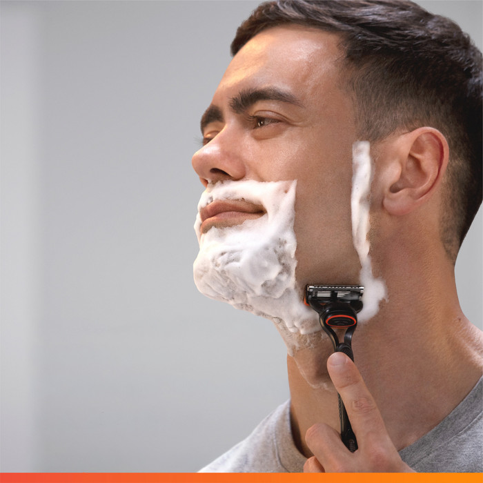 Gillette Fusion5 Navulmesjes (24 stuks) product in gebruik