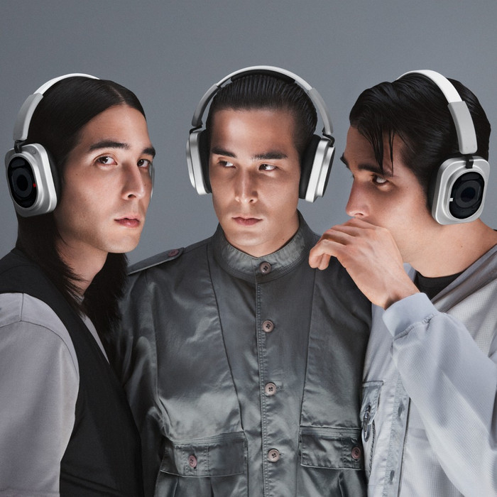 Nothing Headphone (1) Pro Wit product in gebruik