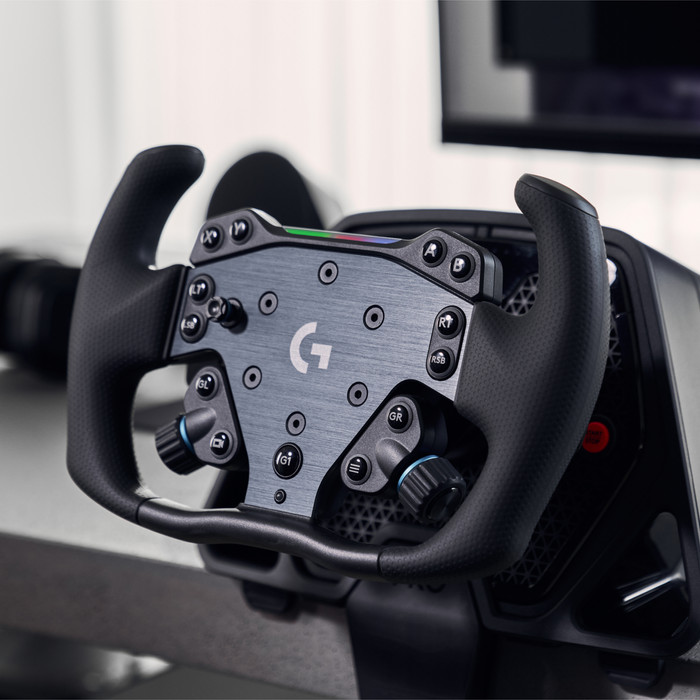 Logitech G RS50 System + Track Wheel - PlayStation & PC product in gebruik