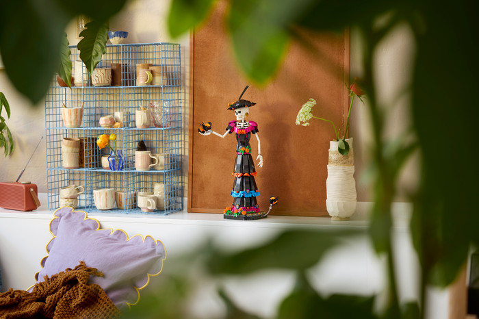 LEGO Ideas La Catrina 21372 product in gebruik